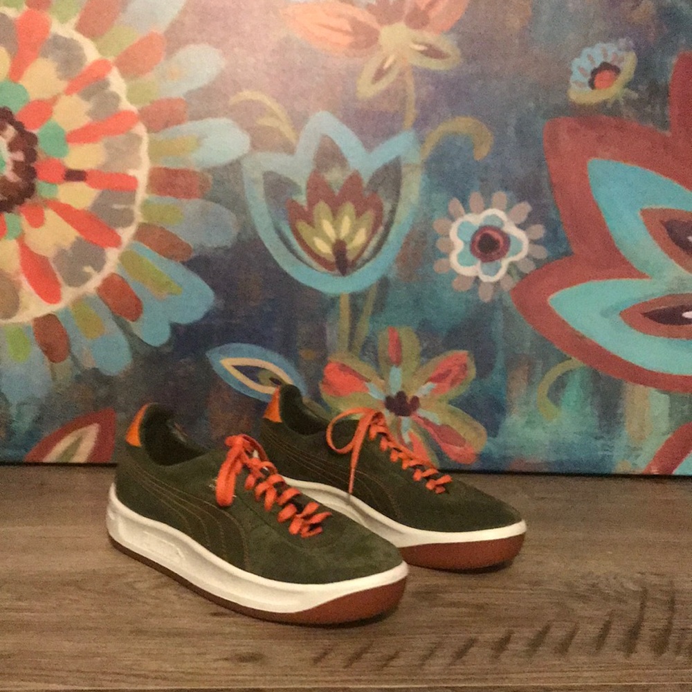 NWOT🧡 Women’s Puma Sneakers🧡